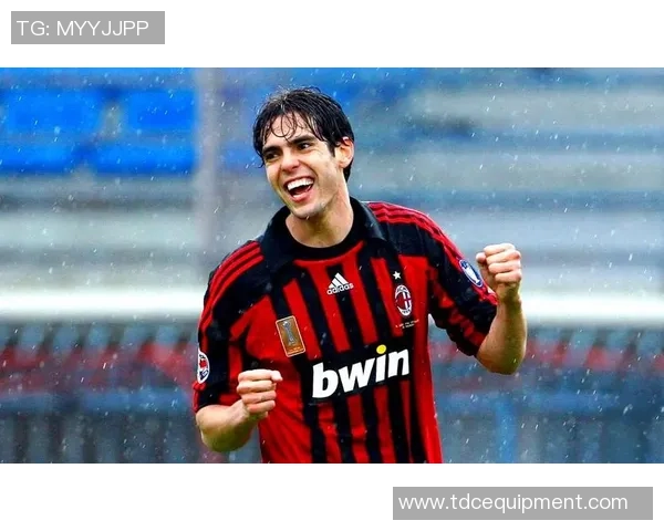 深圳足球队的崛起之路欧锦赛背后的奋斗与荣耀故事 深圳足球队的崛起之路欧锦赛背后的奋斗与荣耀故事