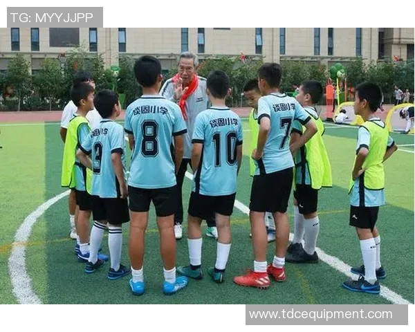 足球明星为何不需要保镖保护他们的安全与隐私揭秘 足球明星为何不需要保镖保护他们的安全与隐私揭秘