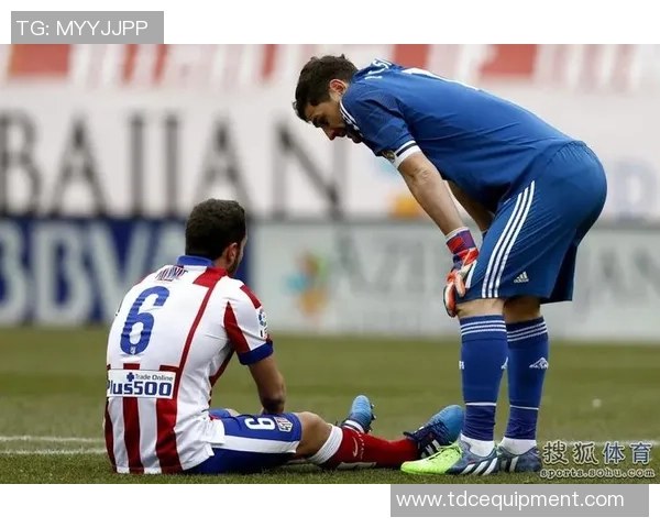 足球明星叉腰瞬间高清回顾展现他们的风采与魅力 足球明星叉腰瞬间高清回顾展现他们的风采与魅力