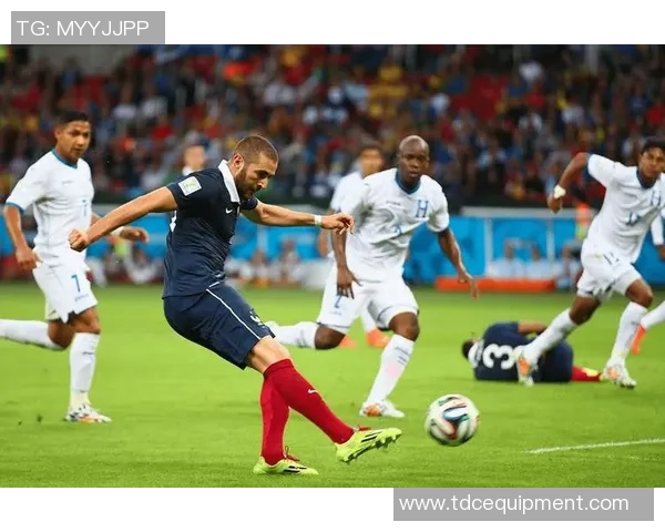 足球明星精彩瞬间引发粉丝热议视频分享热潮 足球明星精彩瞬间引发粉丝热议视频分享热潮